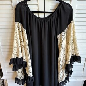 Lace Detailed Flowy Sleeve Dress